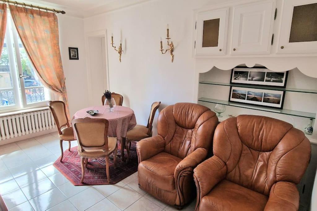 Christina : A deux pas de la Tour Eiffel - 4