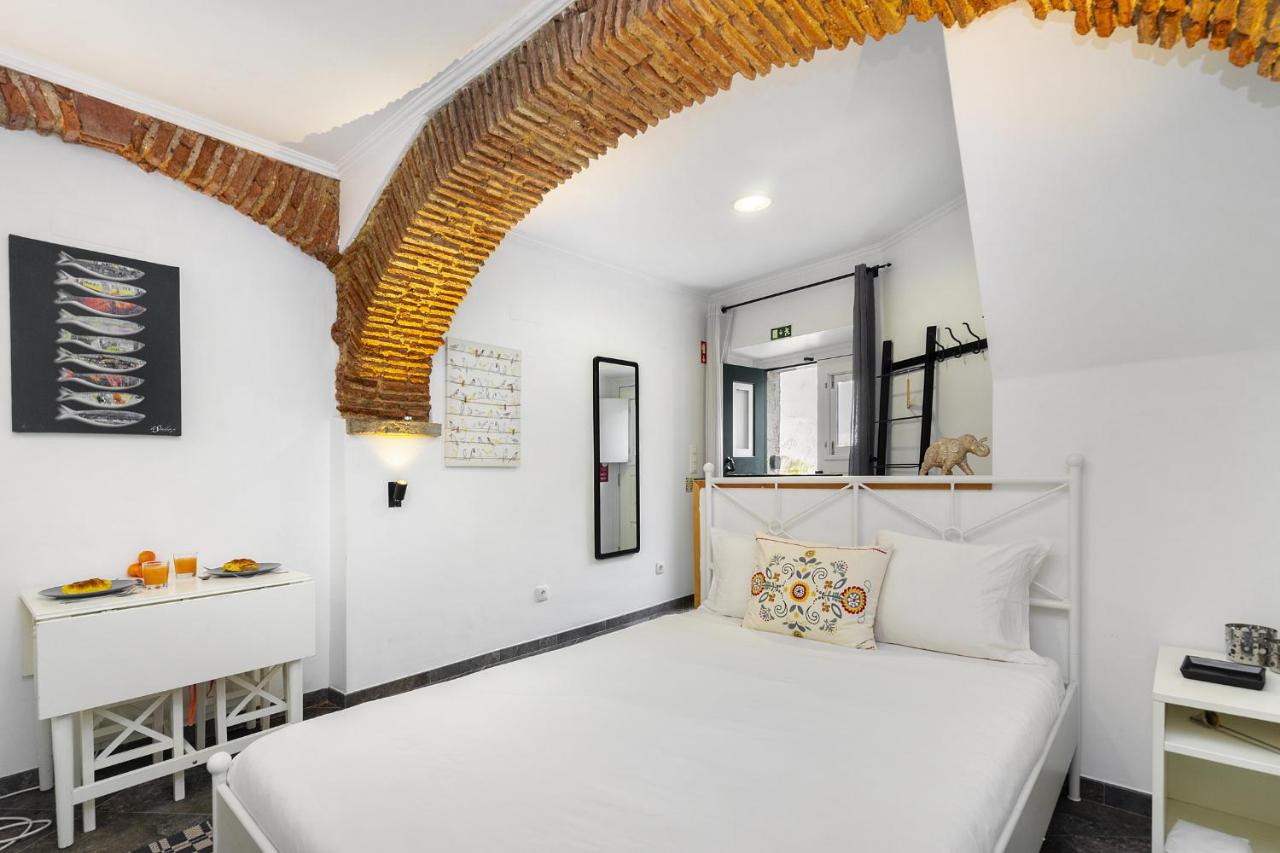 WHome Cozy Alfama Haven: Perfect for Exploring Lisbon