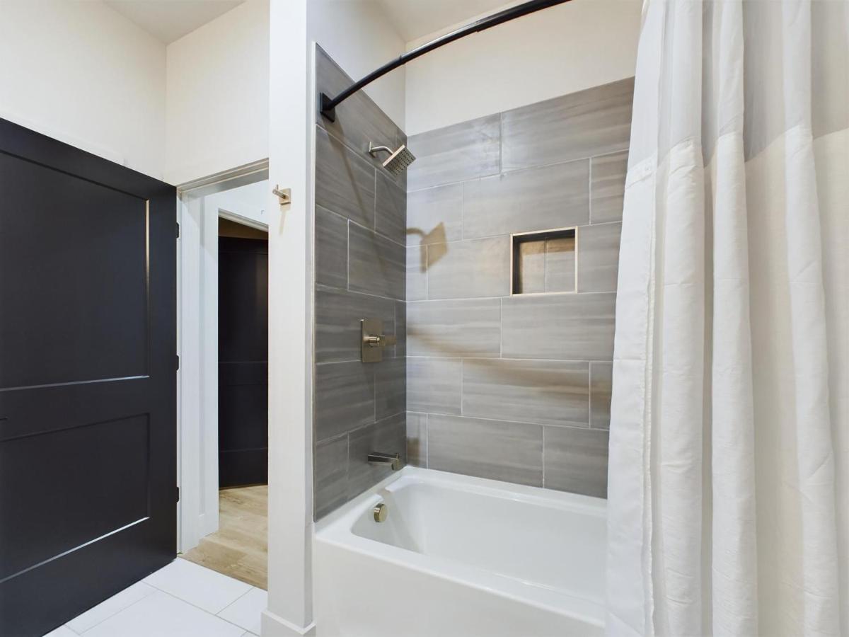 Venus - Odyssey - Heart of Midtown - 5