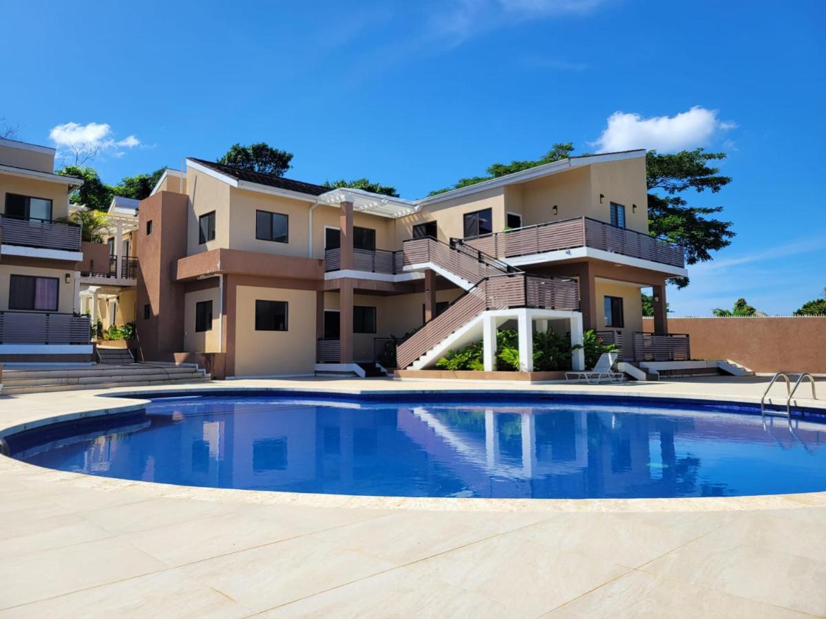 Seaview Paradise - Sleeps 3 - Pool - Parking