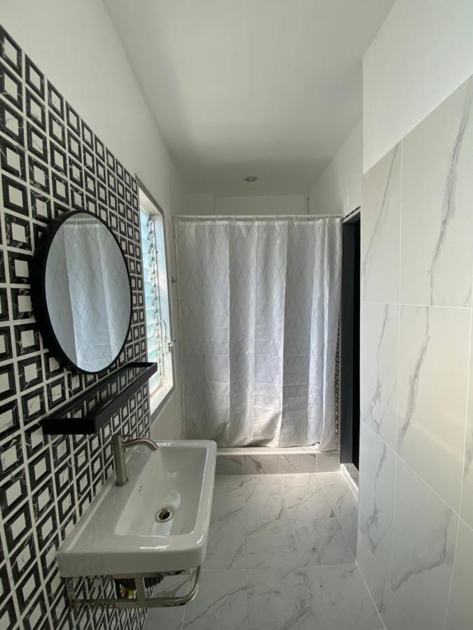 Bangkok vibe, City House, 7 mins to BTS, City center, Private room in Sathon, Private bathroom, Bangkok, Thailand - 5