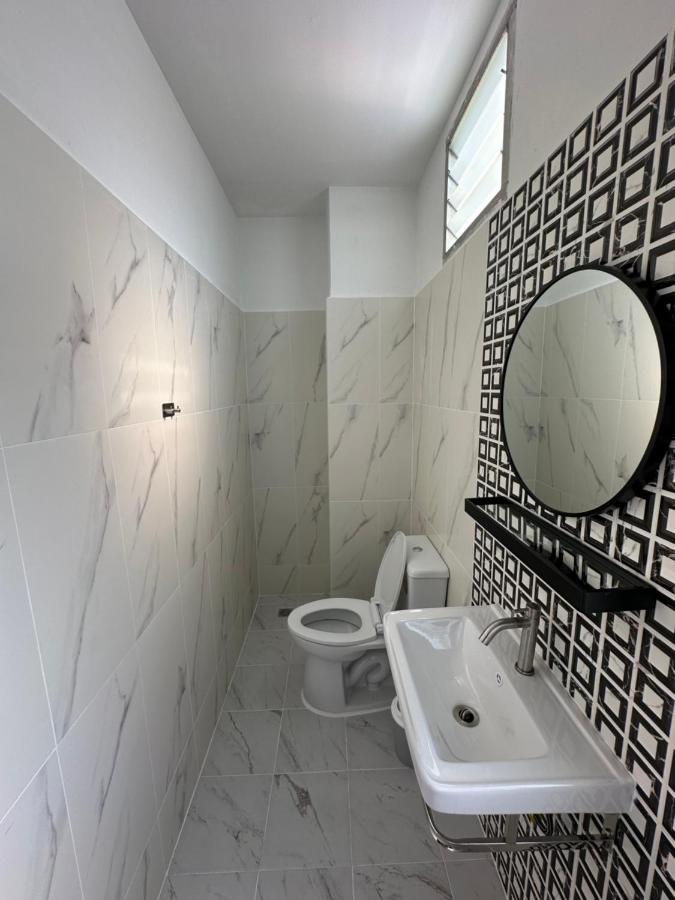 Phuket vibe, City House, 7 mins to BTS, City center, Private room in Sathon, Private bathroom, Bangkok, Thailand - 2