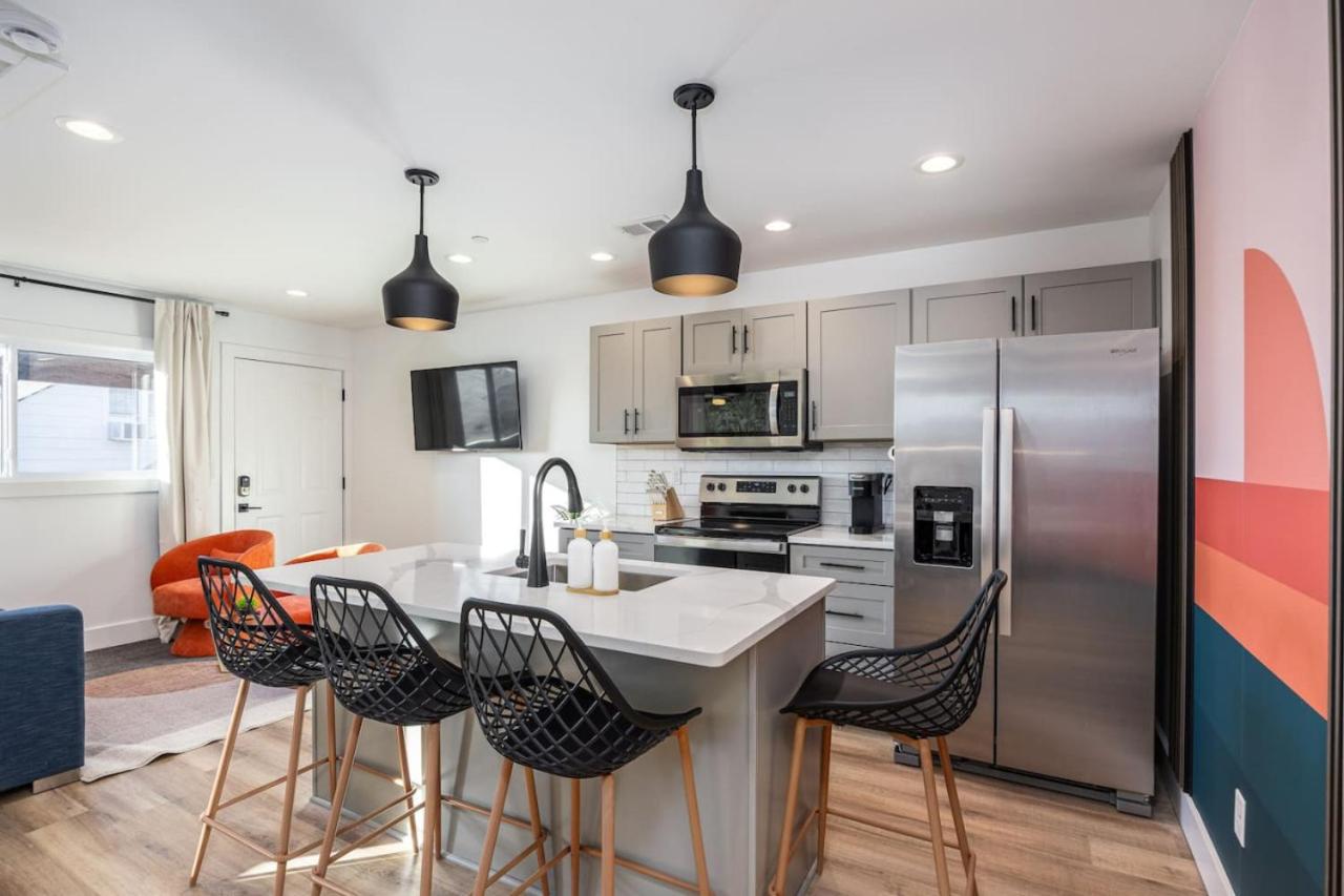 Walk to Hillsboro Village, close to Vanderbilt, 3 miles to Downtown - 2