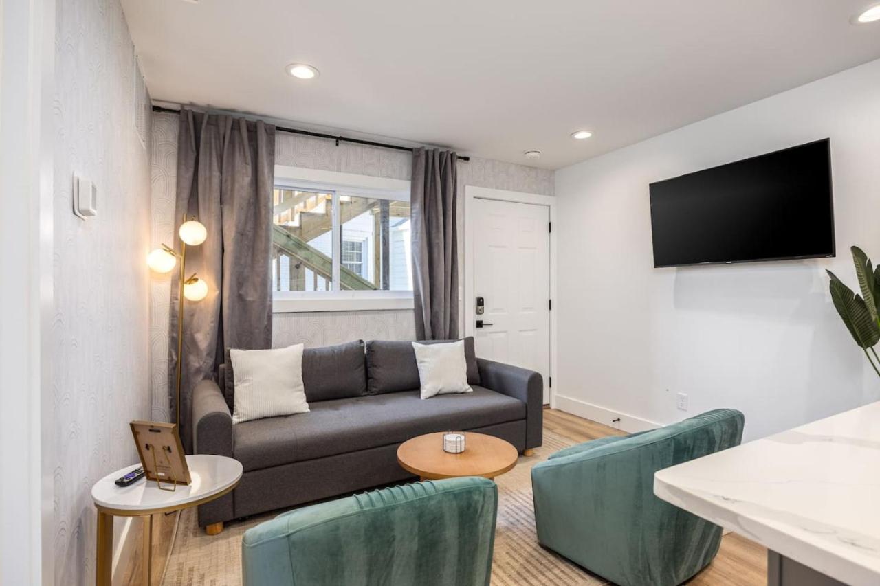 No Stairs Condo by Vanderbilt and Belmont, 3 miles to Downtown - 5