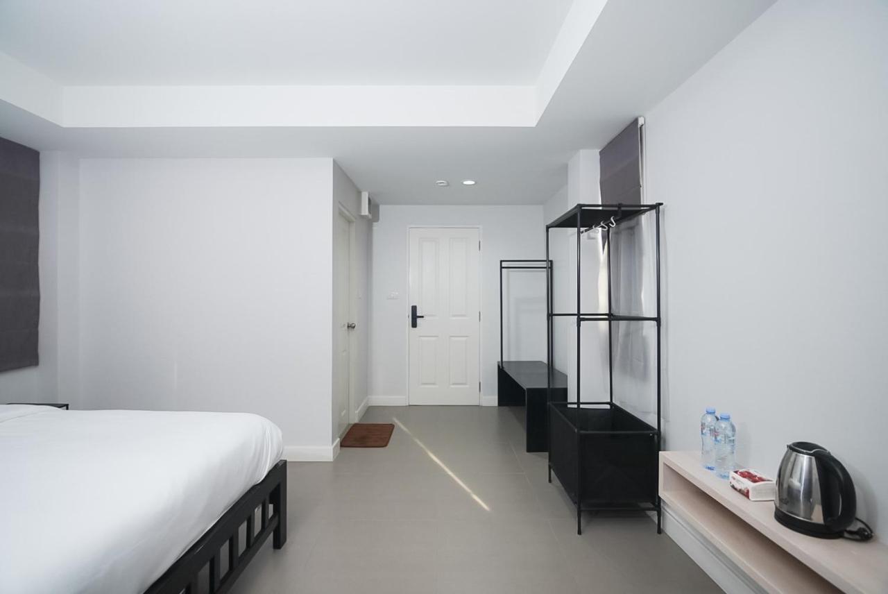 Mitr Inn Mrt Samyot Station - The Grand Palace - 4