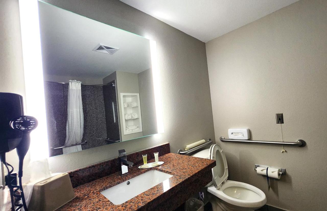 Executive Inn — photo 18