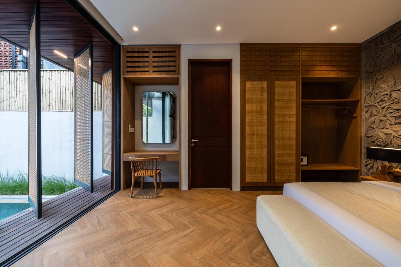 AMR Echo Beach Villa's Canggu - 3