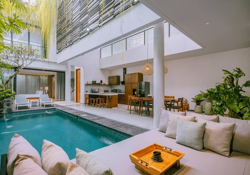 Villa Talisman - Stylish Canggu with Rooftop Villa 5 mins to Beach - 4