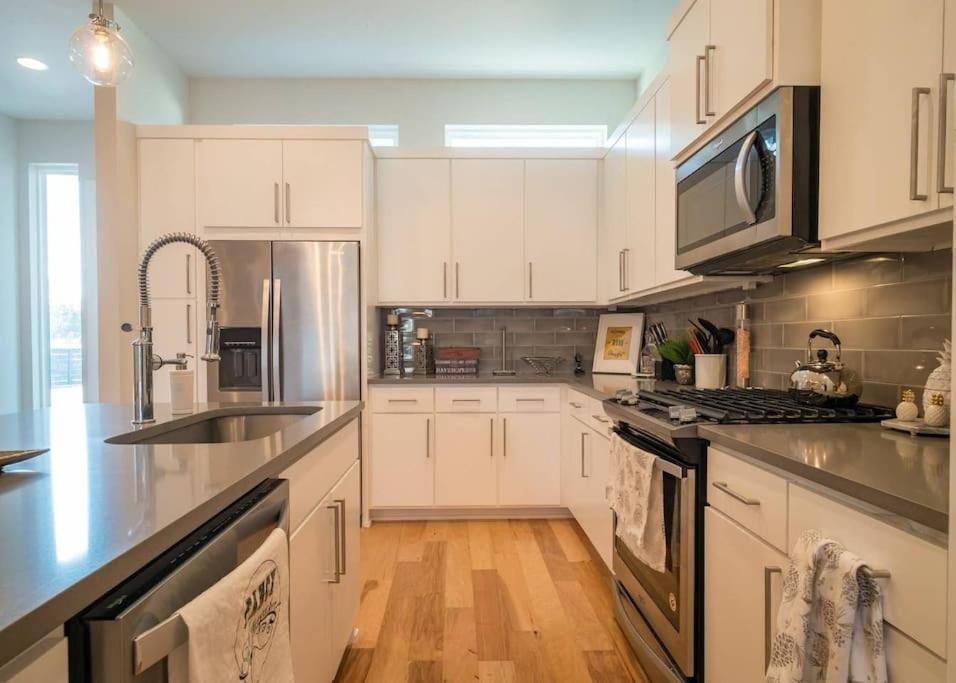 Beautiful New Home Downtown SXSW ACL F1 HQ - 4