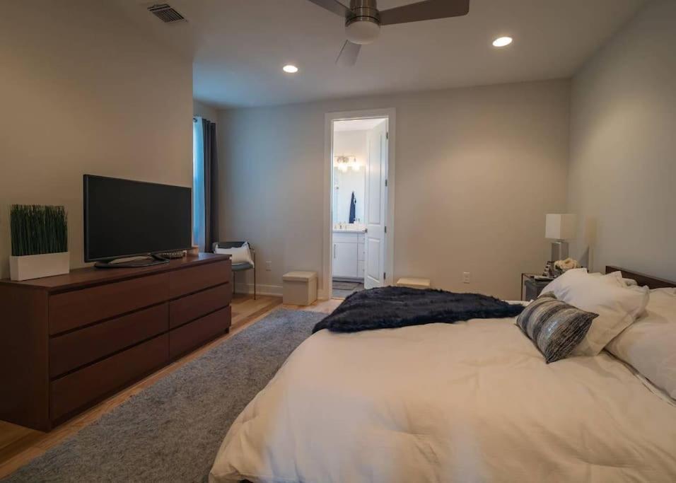 Beautiful New Home Downtown SXSW ACL F1 HQ - 2