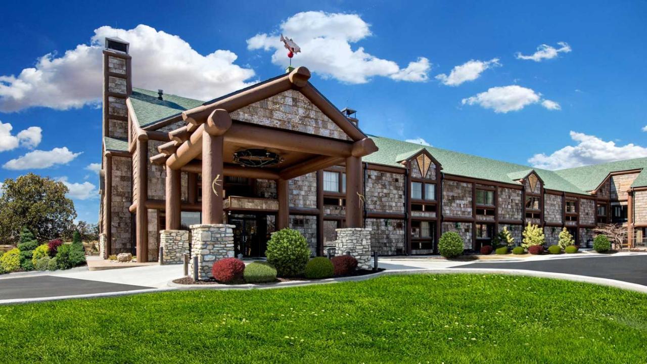 Bass Pro Shops Angler's Lodge — photo 1