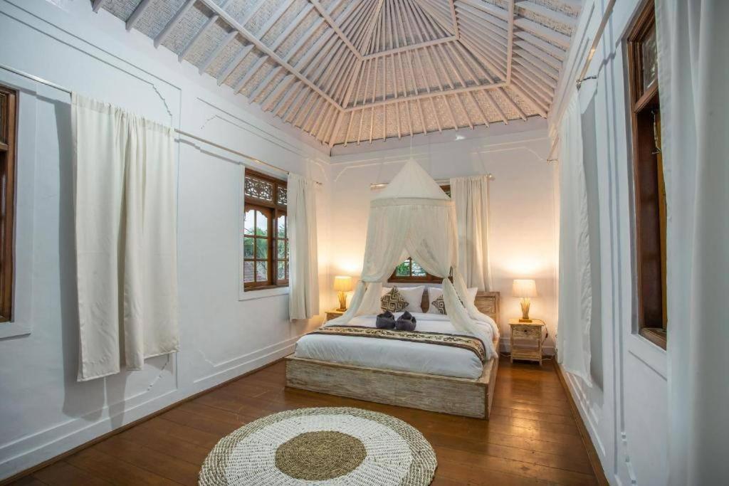 Villa Dolcevita Seminyak - 2