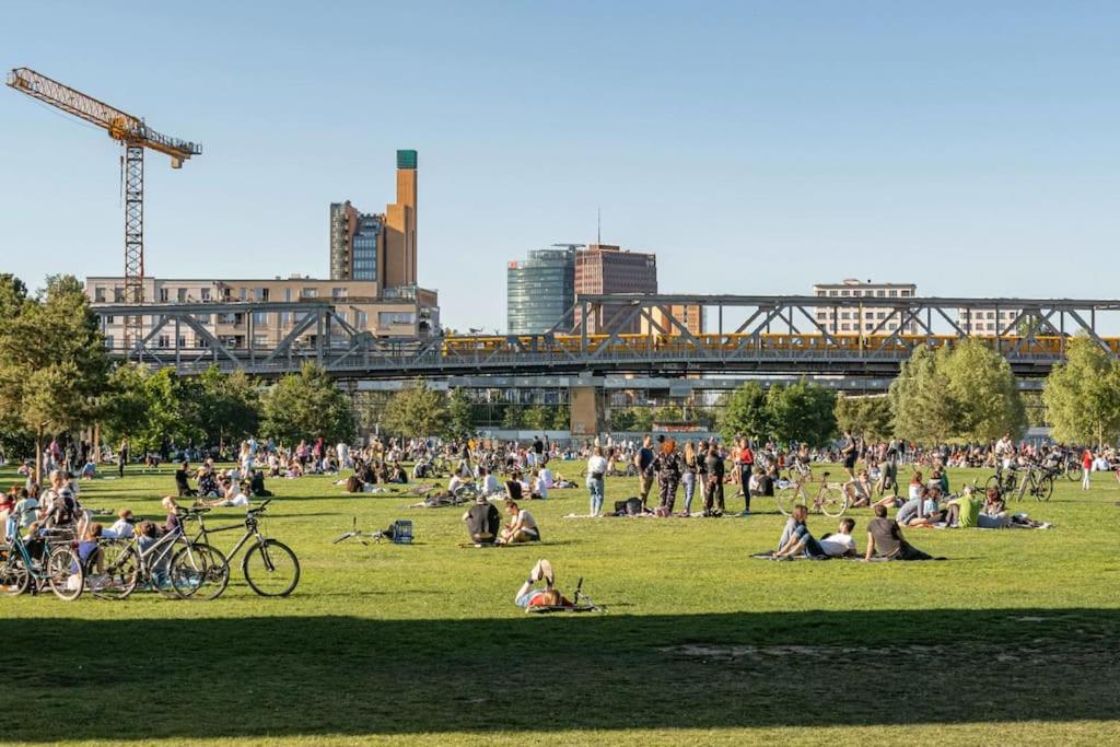 Spacious Apartment in Kreuzberg - 4