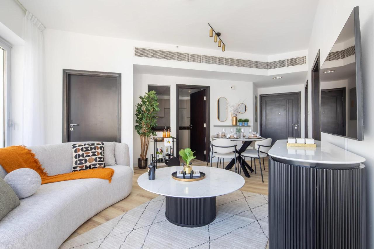 Frank Porter - La Riviera Tower - 5