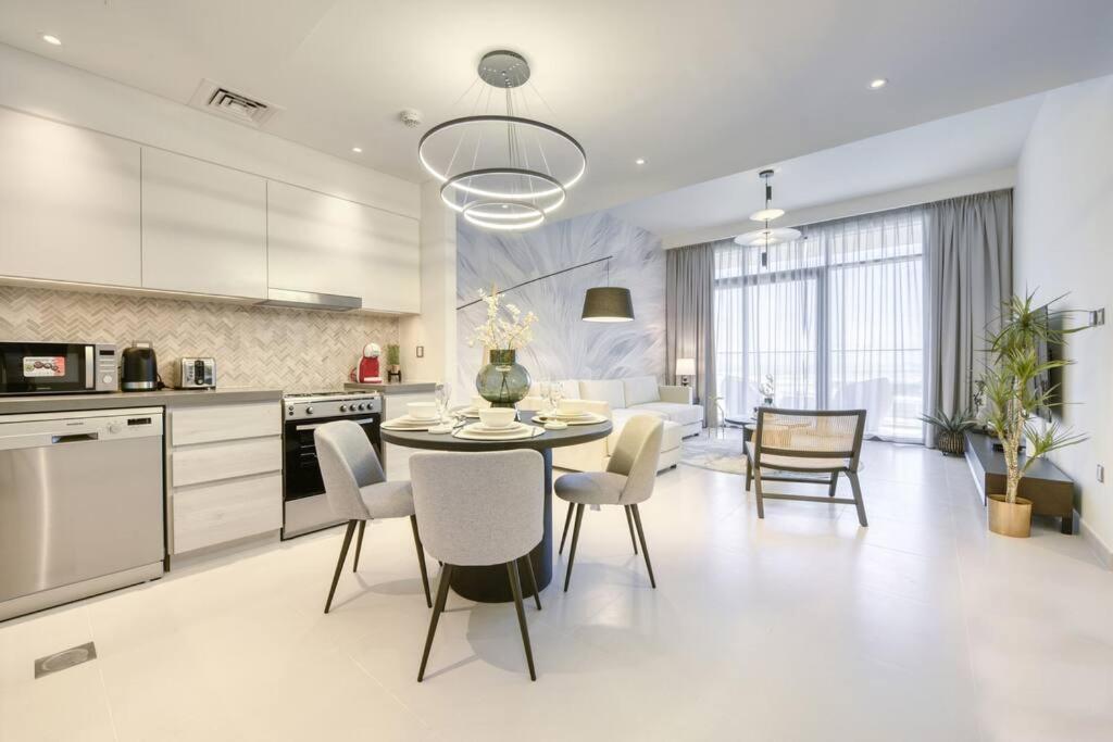 Cozy 1BR Haven in The Cove, Dubai Creek Harbour - 5