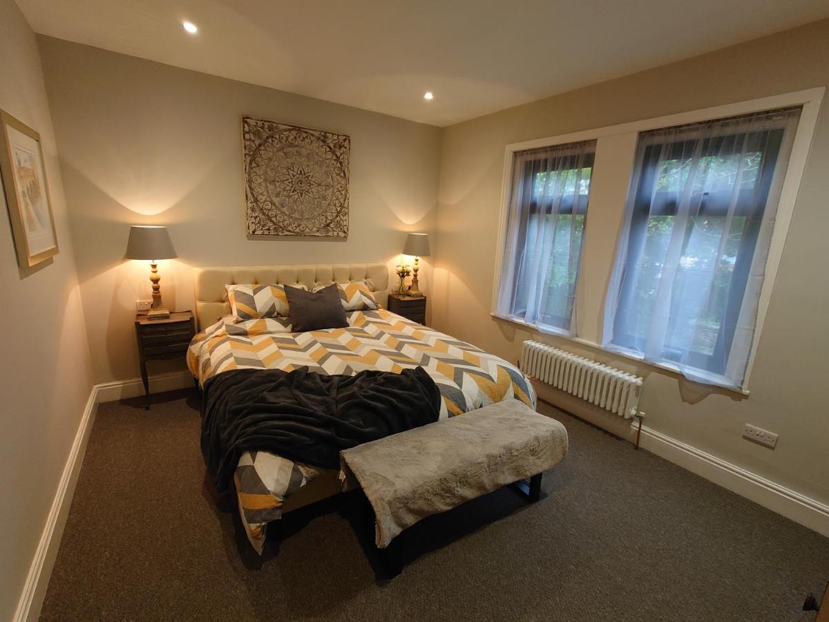 Newly renovated 2-bed bungalow - 2