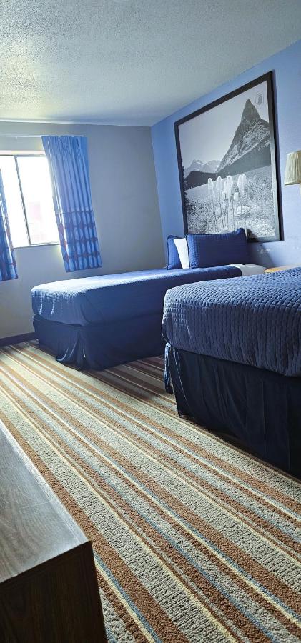 Grizzly Inn Motel — photo 19