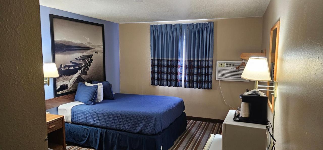 Grizzly Inn Motel — photo 21