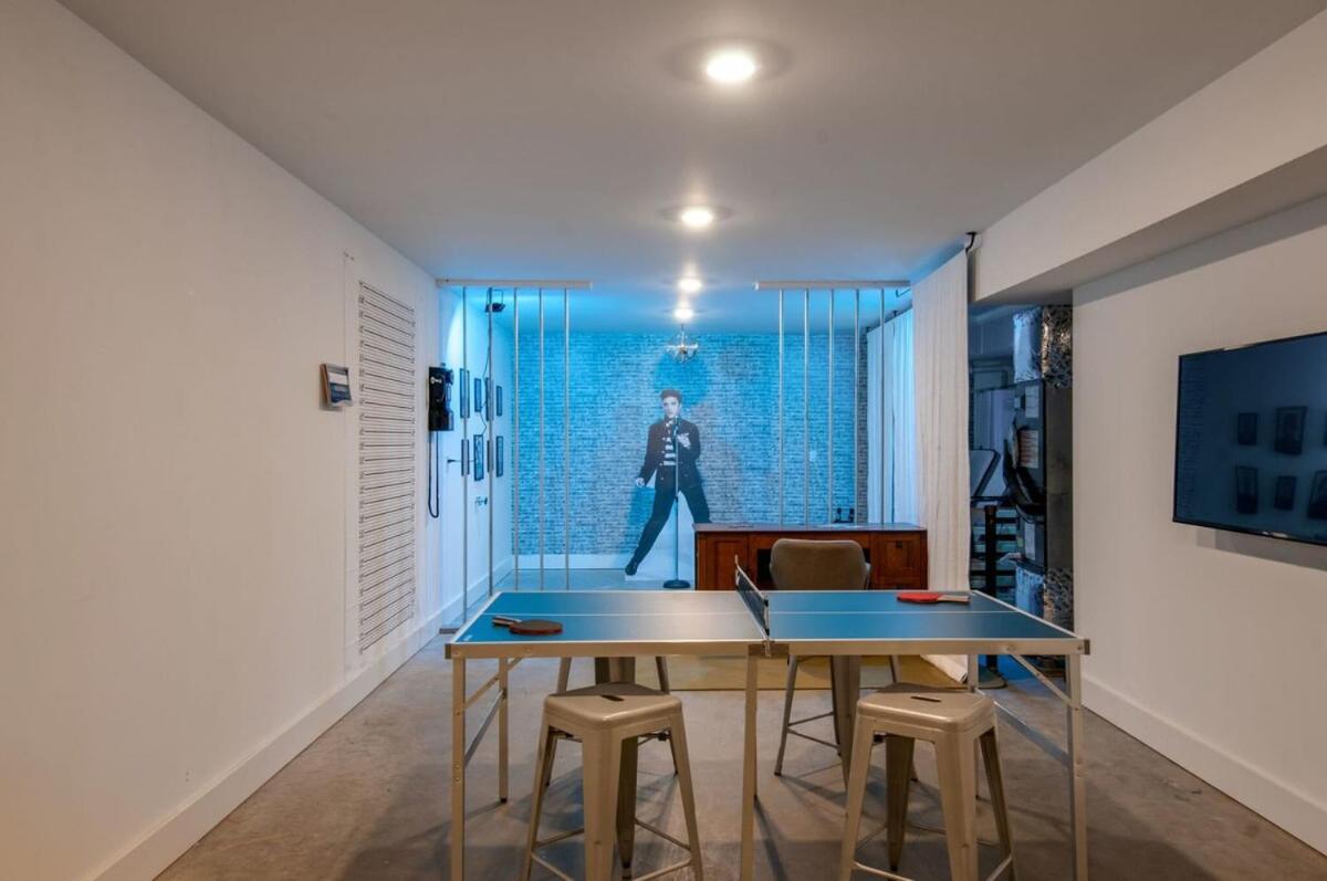 King & Queen 2 Homes - 24 Beds City Views - 5