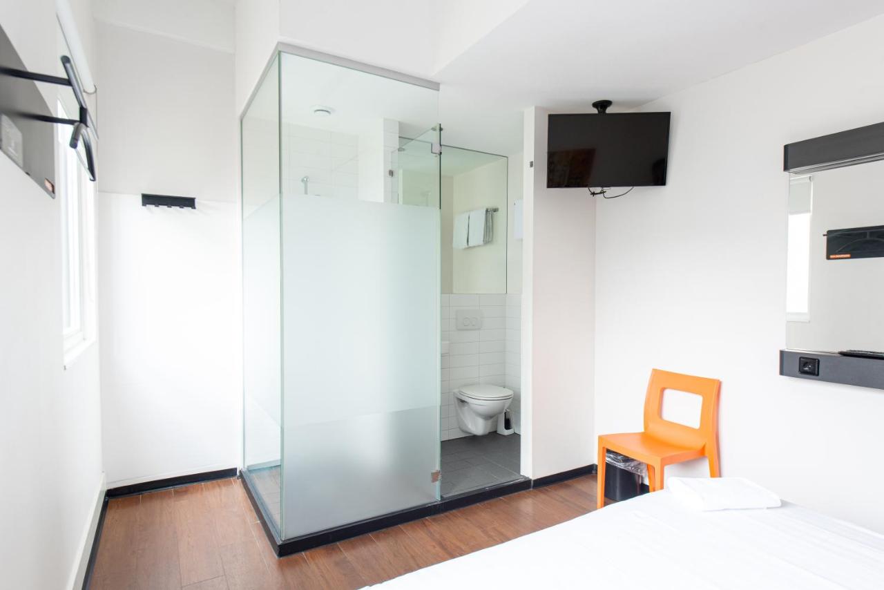 easyHotel Amsterdam City Centre South - 3