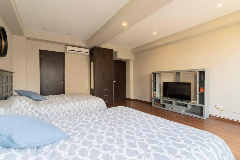 306 Zocalo Cathedral 2Bdrm 2bath apt AC Rooftop - 3