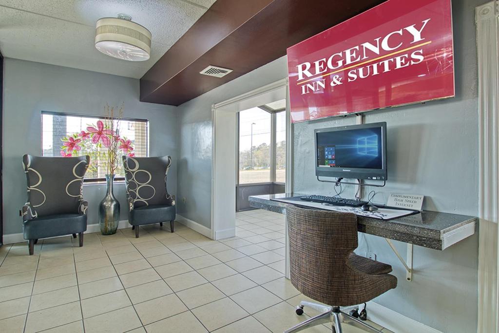 Regency Inn & Suites — photo 11