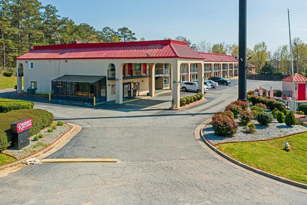 Regency Inn & Suites — photo 3