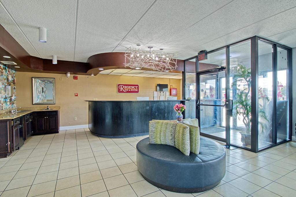 Regency Inn & Suites — photo 12