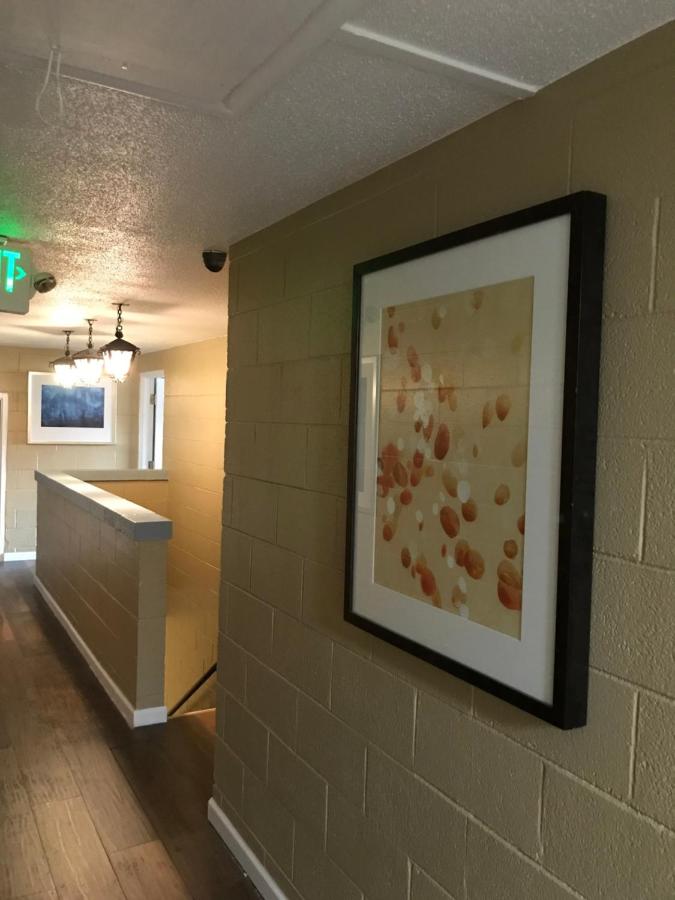 Lamplighter Motel — photo 22