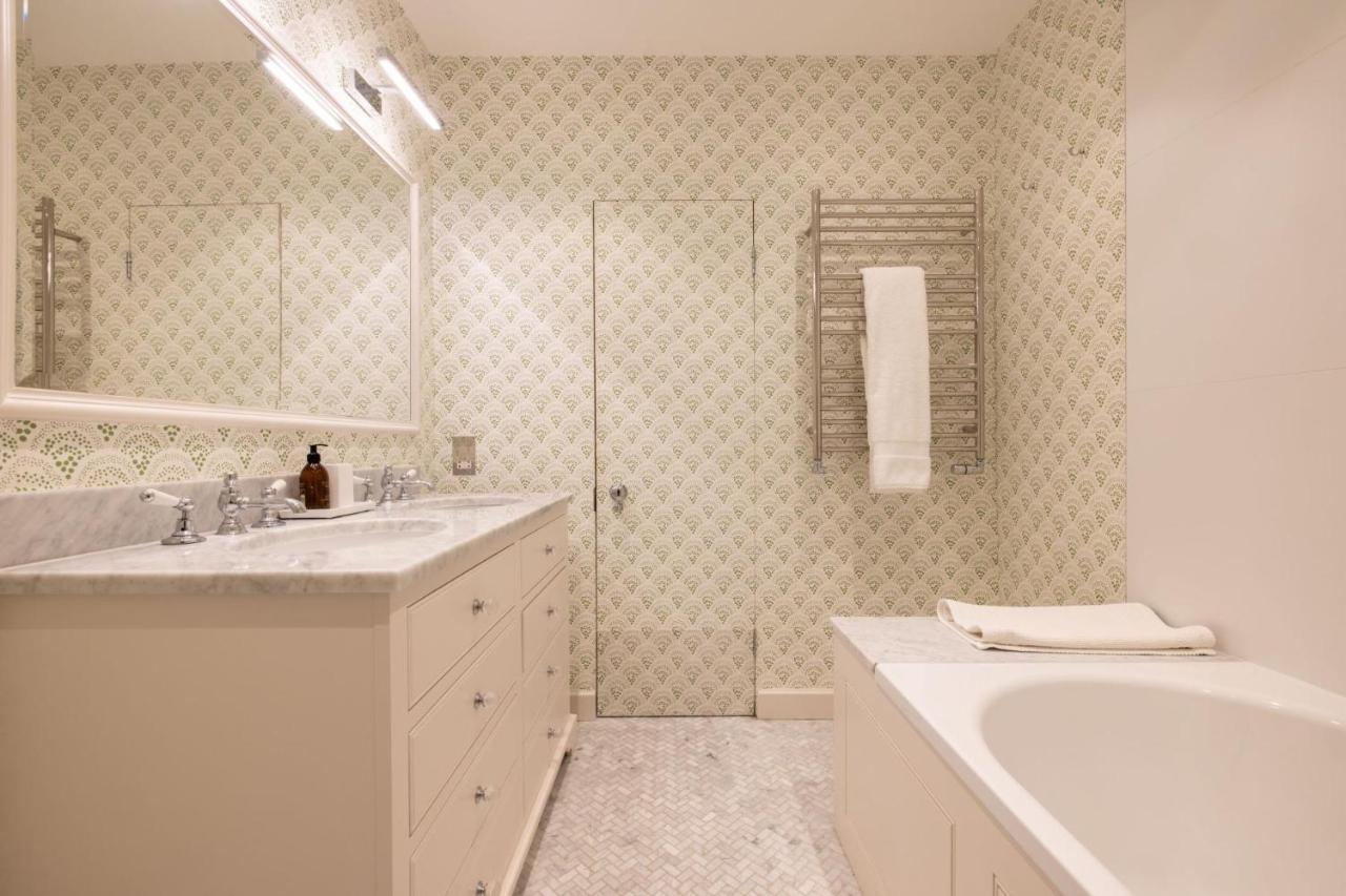 Kensington Luxury - 2 Bedrooms - 3