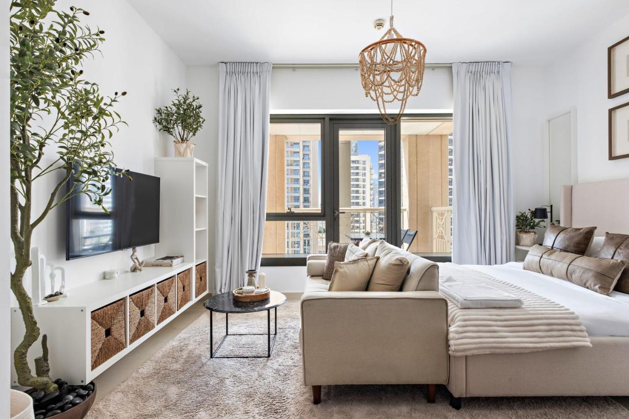 Silkhaus Vacation Homes Modern Studio Near Burj Khalifa