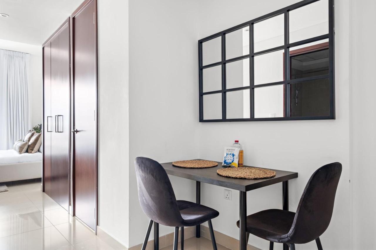 Silkhaus Vacation Homes Modern Studio Near Burj Khalifa - 5