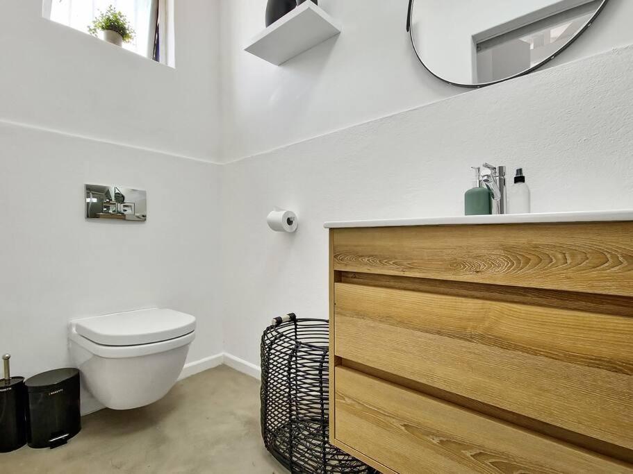 Stylish Studio, 600m to the Promenade! - 3