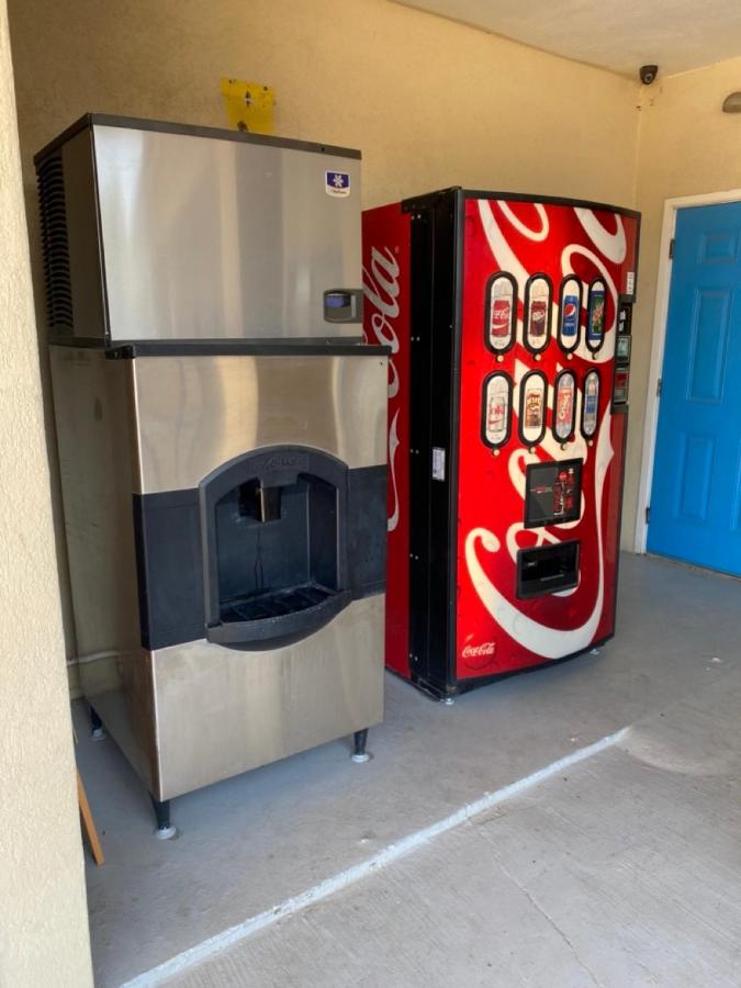 Relax Inn Angleton, TX — photo 12