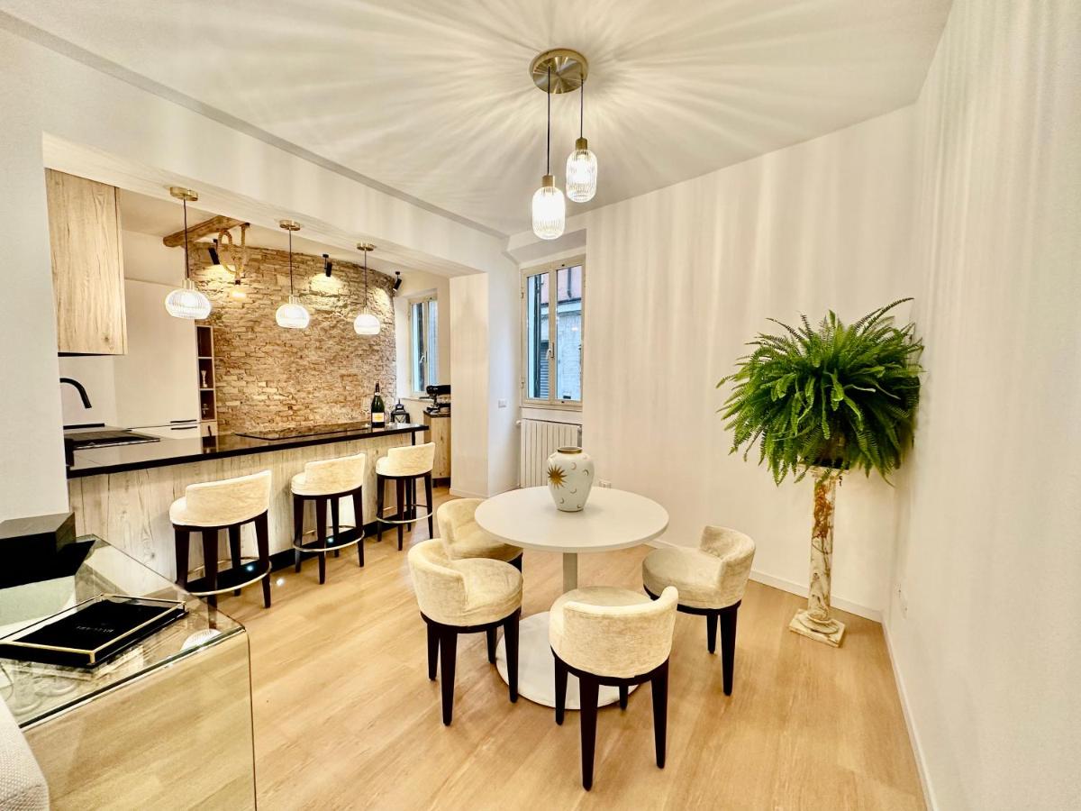 In the shadow of the Colosseum - 4