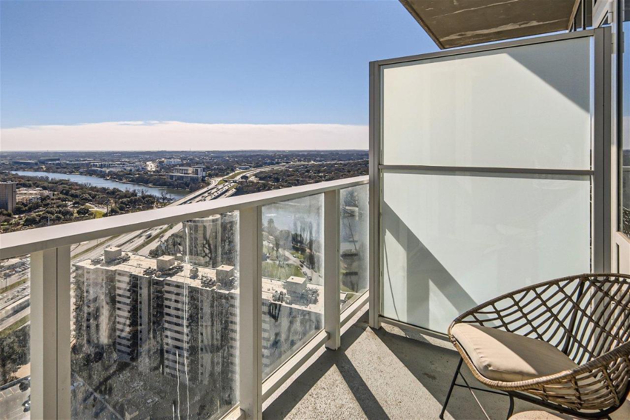 Take in the views with 1BR plus Rooftop pool - 5