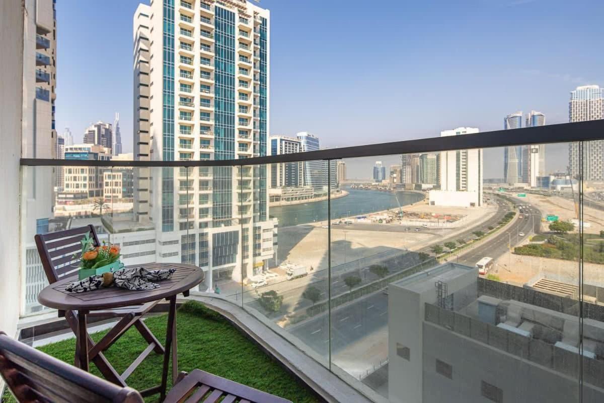 Frank Porter - Bayz Tower by Danube - 2