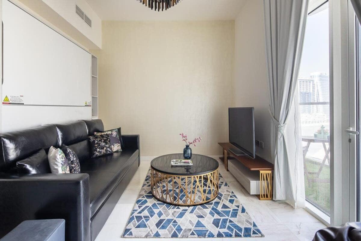 Frank Porter - Bayz Tower by Danube - 3