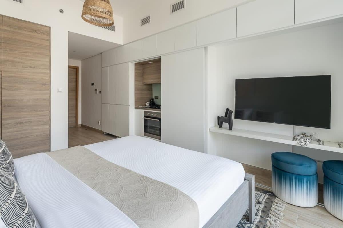 Frank Porter - Studio One - 4