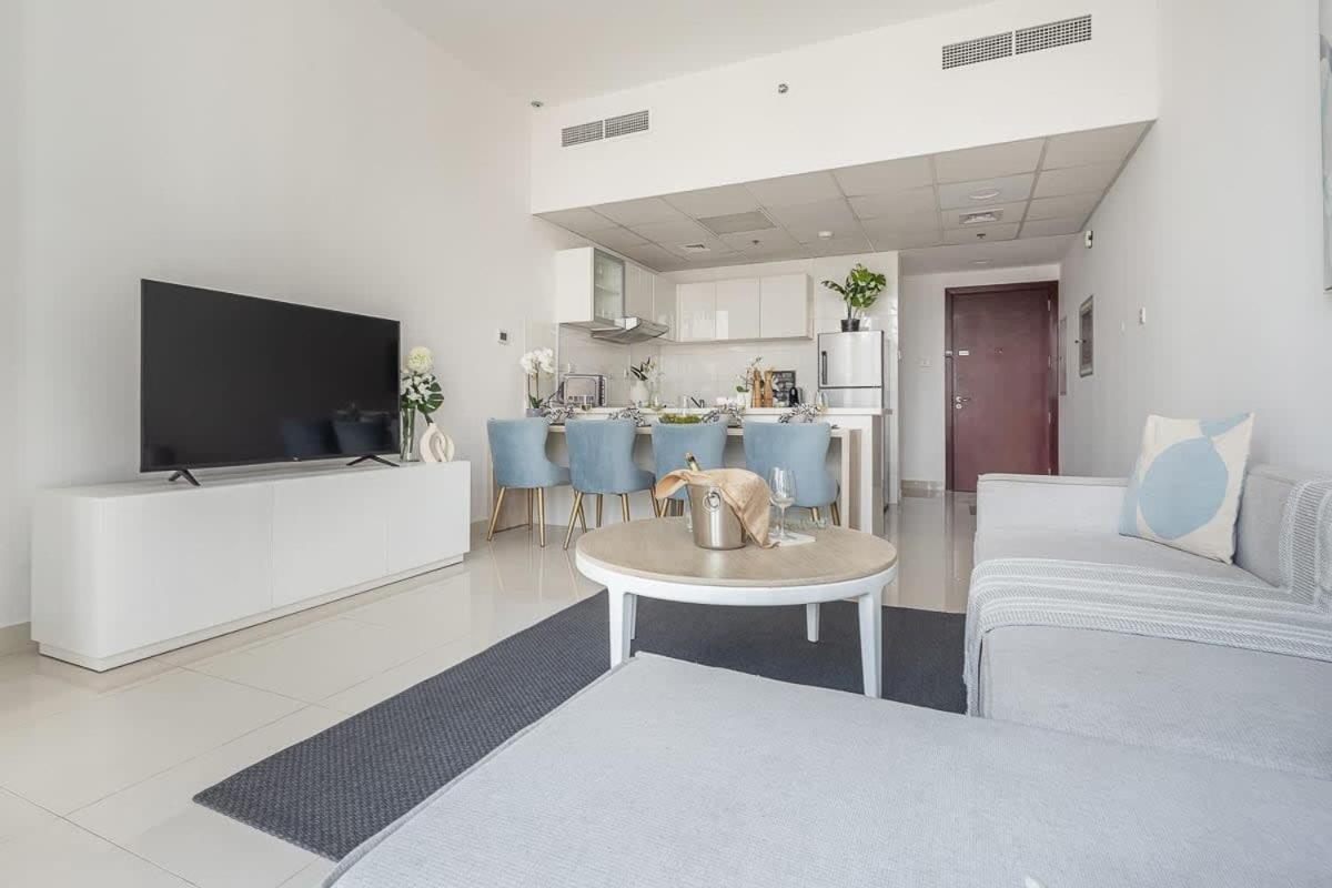 Frank Porter - Marina Wharf 2 - 4