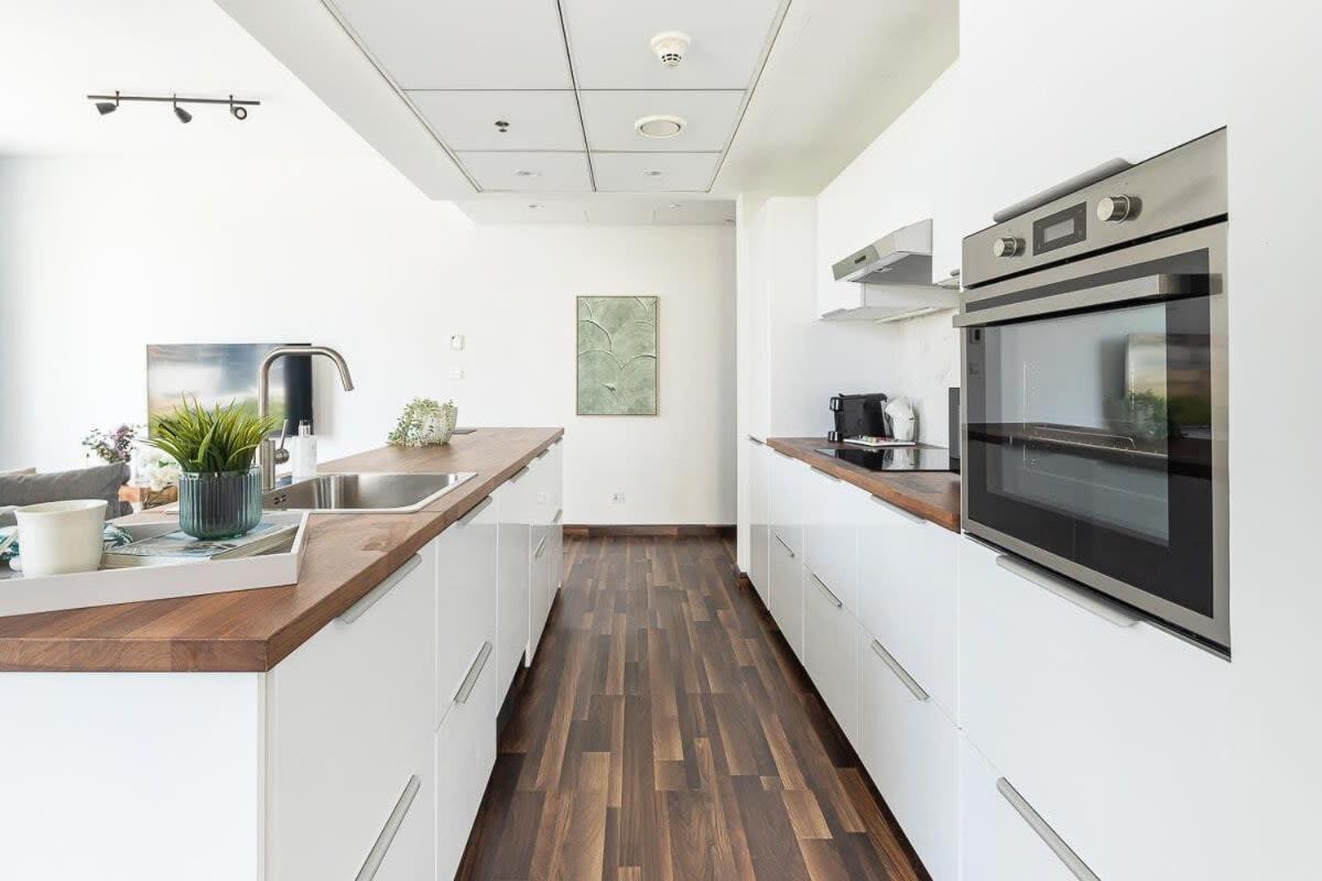 Frank Porter - Bonaire Tower - 5