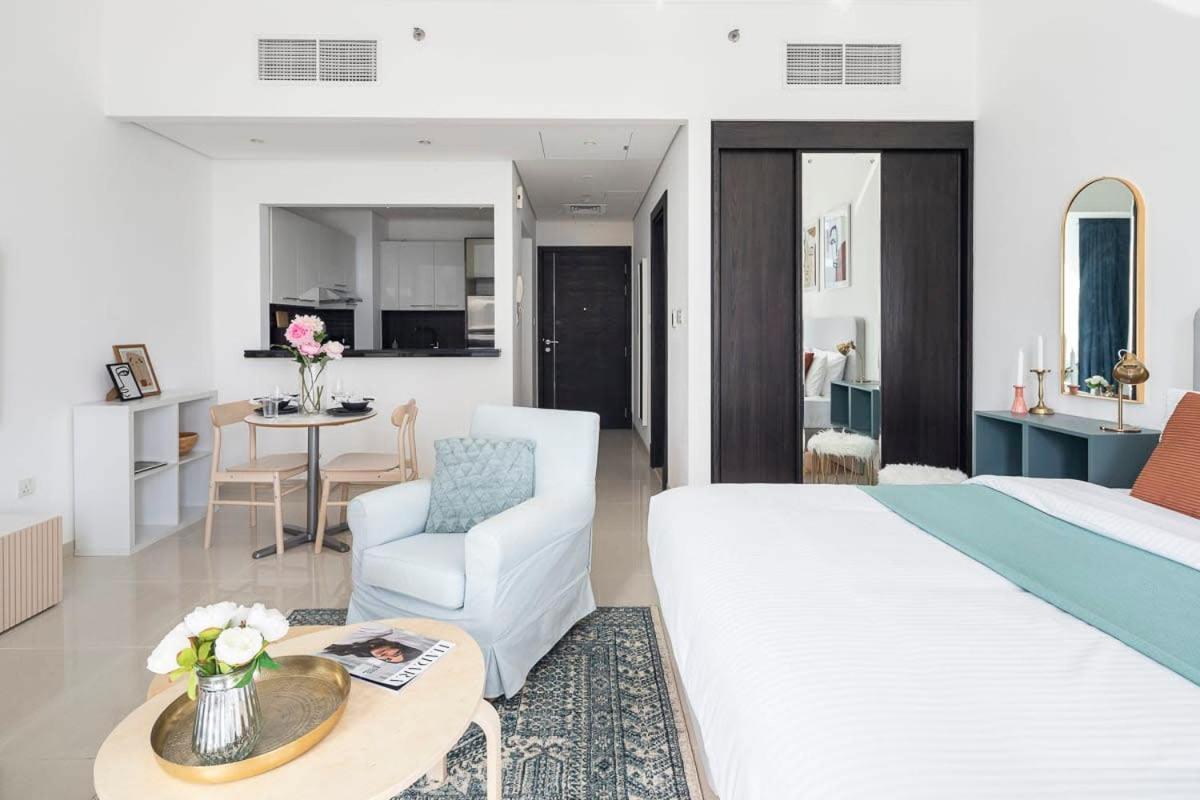 Frank Porter - Silverene Tower B - 5