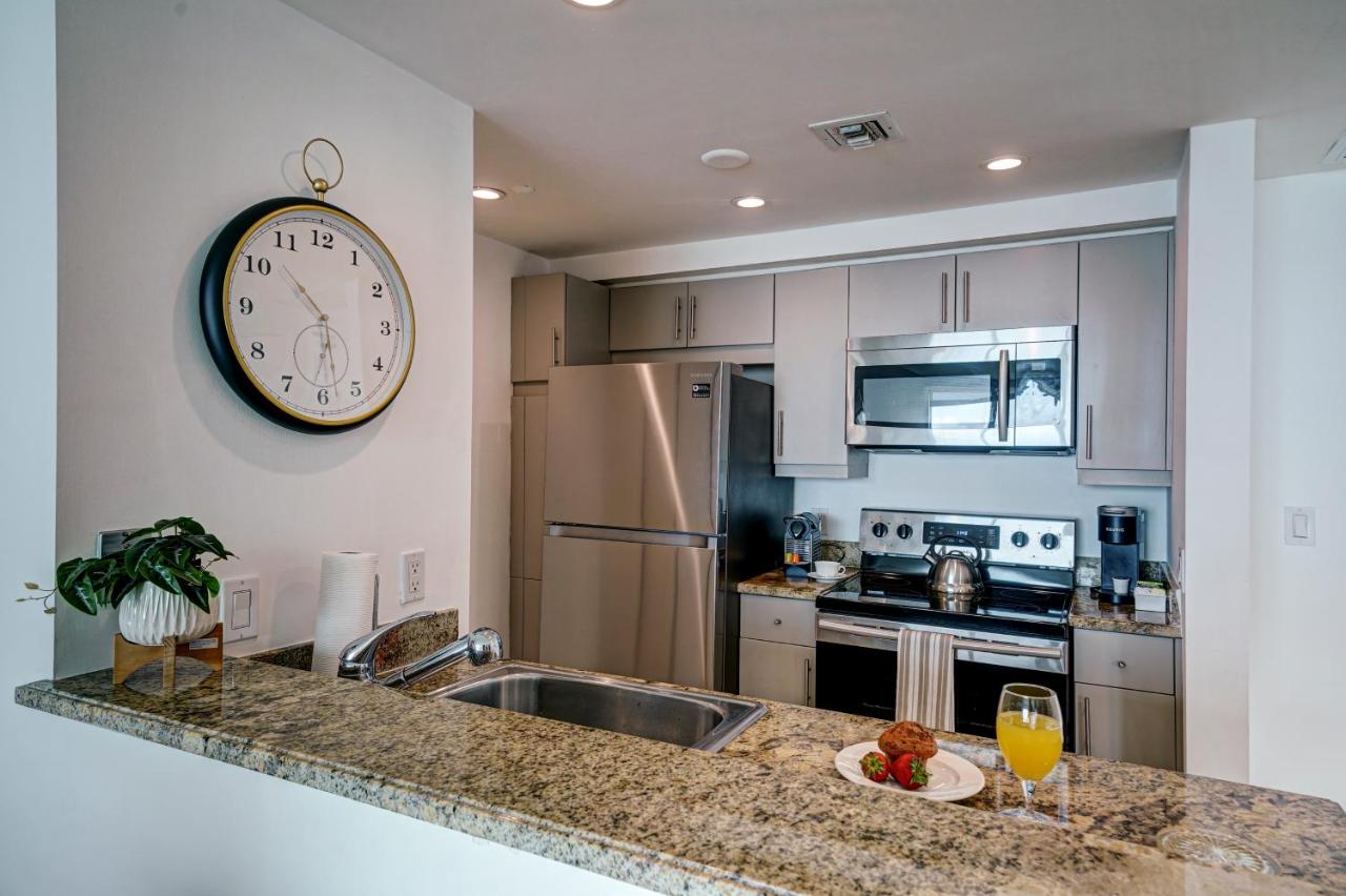 Direct Bayview One Bedroom Condo in Coconut Grove Includes parking - 3