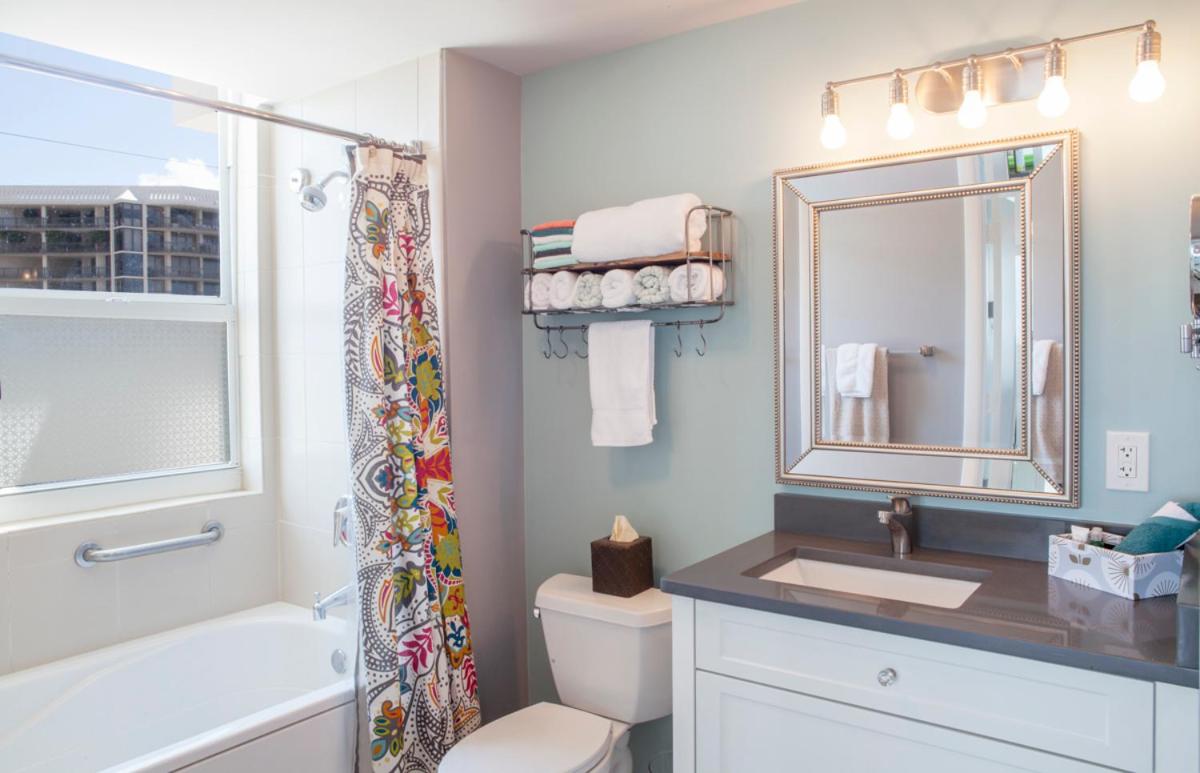 Coconut Grove 10th Fl Studio Parking Included - 3