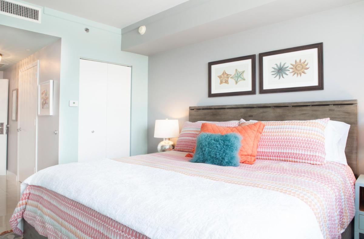 Connecting Rooms-Coconut Grove 10th Floor- Parking Included - 3