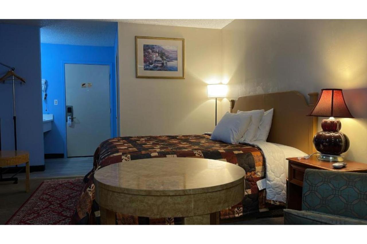 Lake Country Inn — photo 21