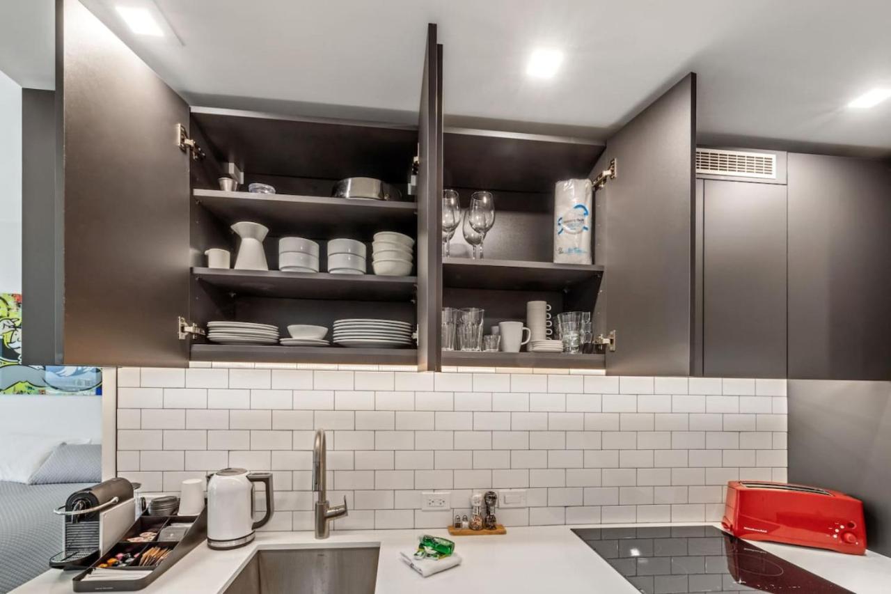 Downtown Luxury Studio Pool and Gym - 3