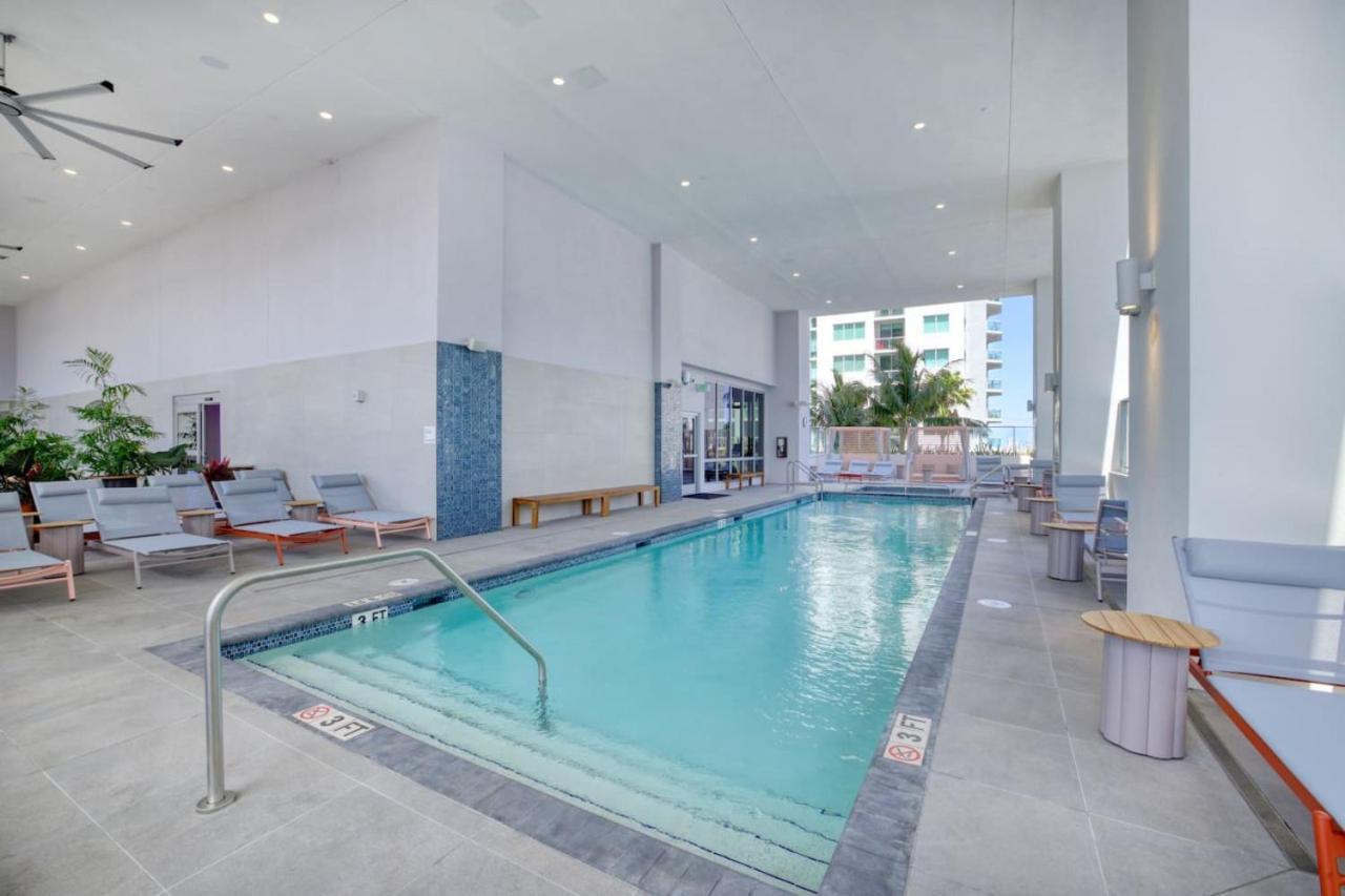 Downtown Luxury Studio Pool and Gym - 5