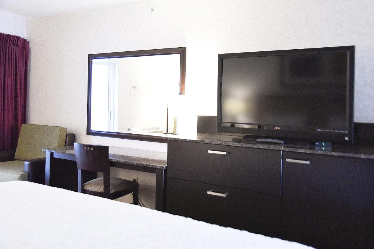 Argo Inn and Suites — photo 17