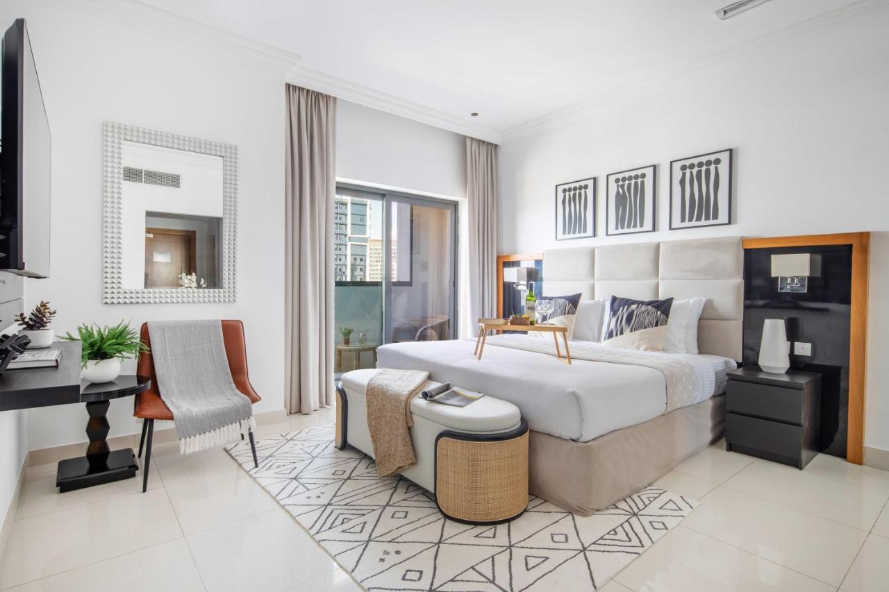 Frank Porter - Capital Bay Tower B